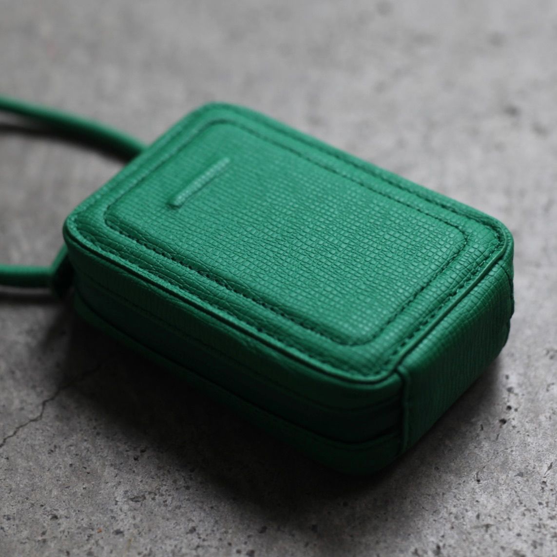 objcts.io - 【残り一点】レザーストラップ付マイクロバッグ(JOLLY