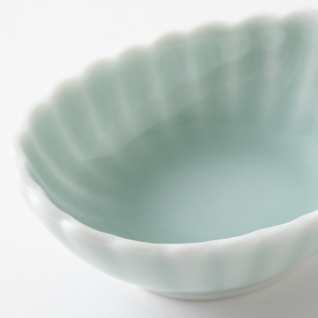 後期鍋島 渦巻文陽刻輪花小皿 奇跡の5枚揃 掲載 「通観 鍋島青磁」 同