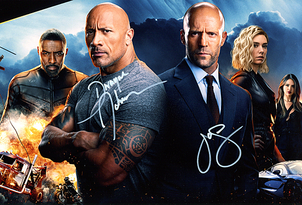 ハリウッド映画 ドウェイン・ジョンソン 直筆サイン入りフォト