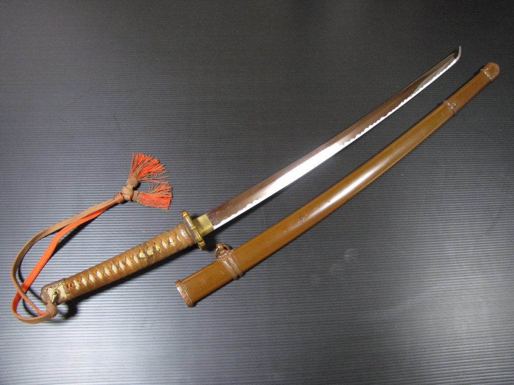 第二次大戦中実物 98式将校軍刀拵え(刀身なし) 8枚切羽 家紋入り 揃い