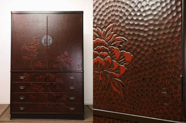 中古】佐藤恵仙作 鎌倉彫 円心彫 桐箪笥 漆塗 衣装 着物 胴丸 和箪笥の