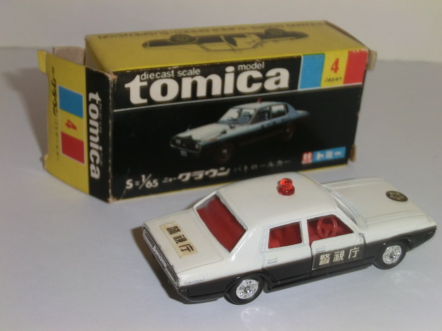 トミカ 日本製 クラウン パトロールカー 1Aホイール 赤色灯Bタイプ