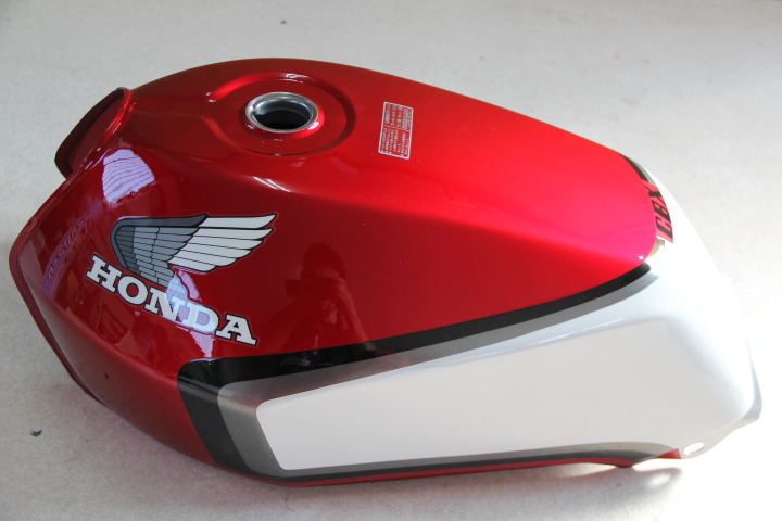 CBX400F 2型純正タンク CBX400F 2型 タンク 未使用？ 美品 検 XJ CB