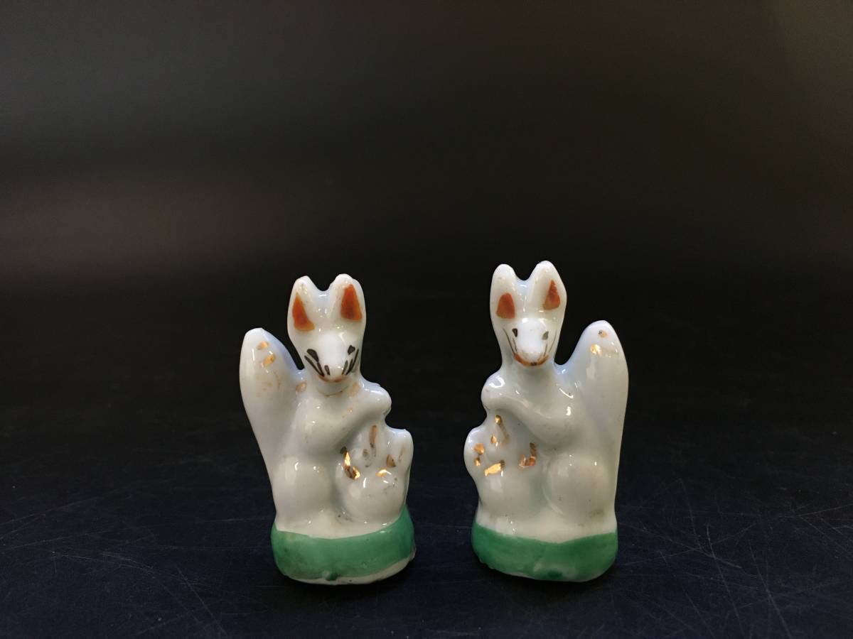 時代物白磁色絵金彩御稲荷様神狐稲荷狐置物一対高さ6.5cm