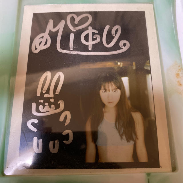 石田未来直筆サイン入りヘッドホン