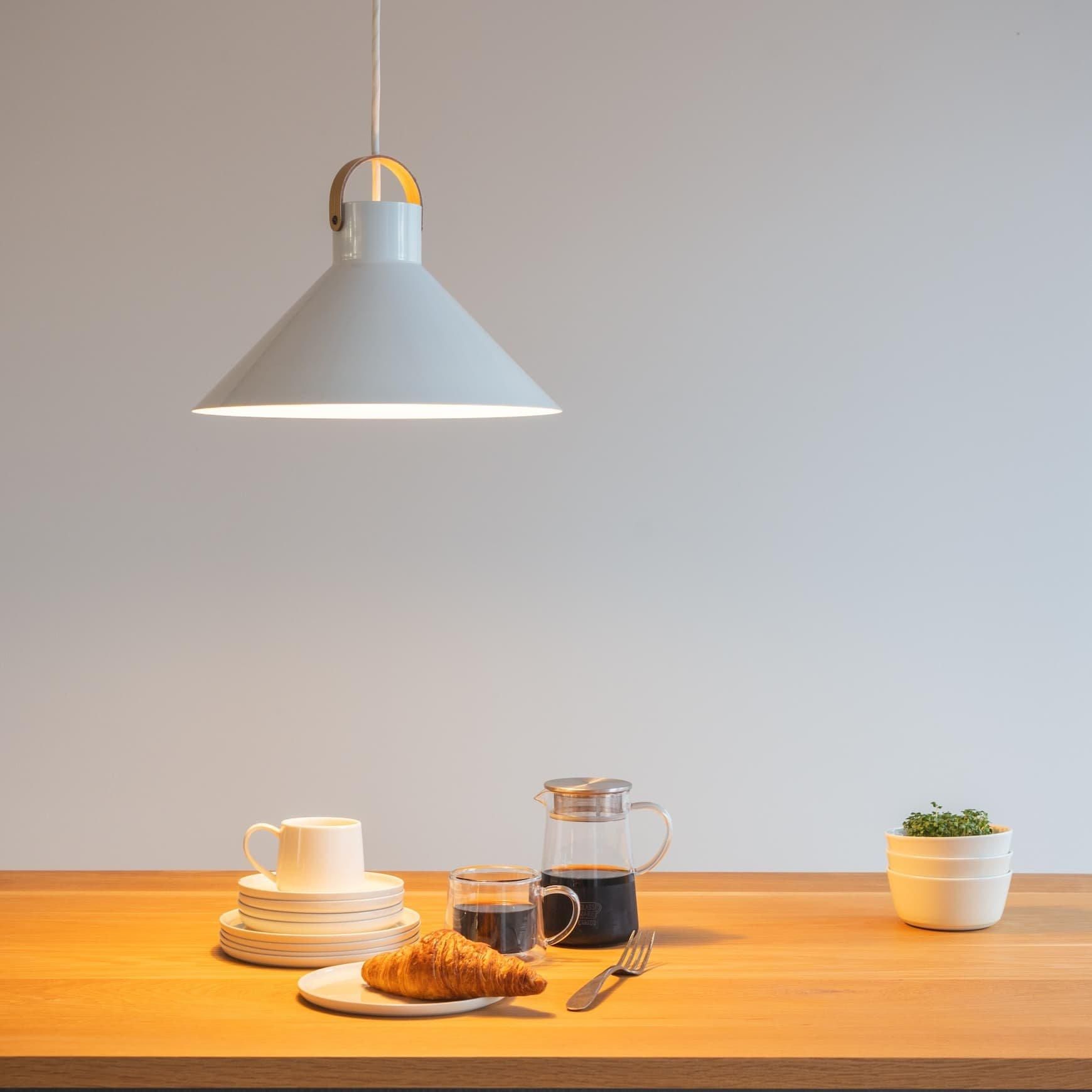 CLASKA（クラスカ）｜アトリエランプ ホワイト - 家具 - ランプ - 女性