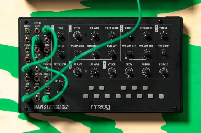 Moog Mavis | 組み立て式セミモジュラーアナログシンセサイザーキット