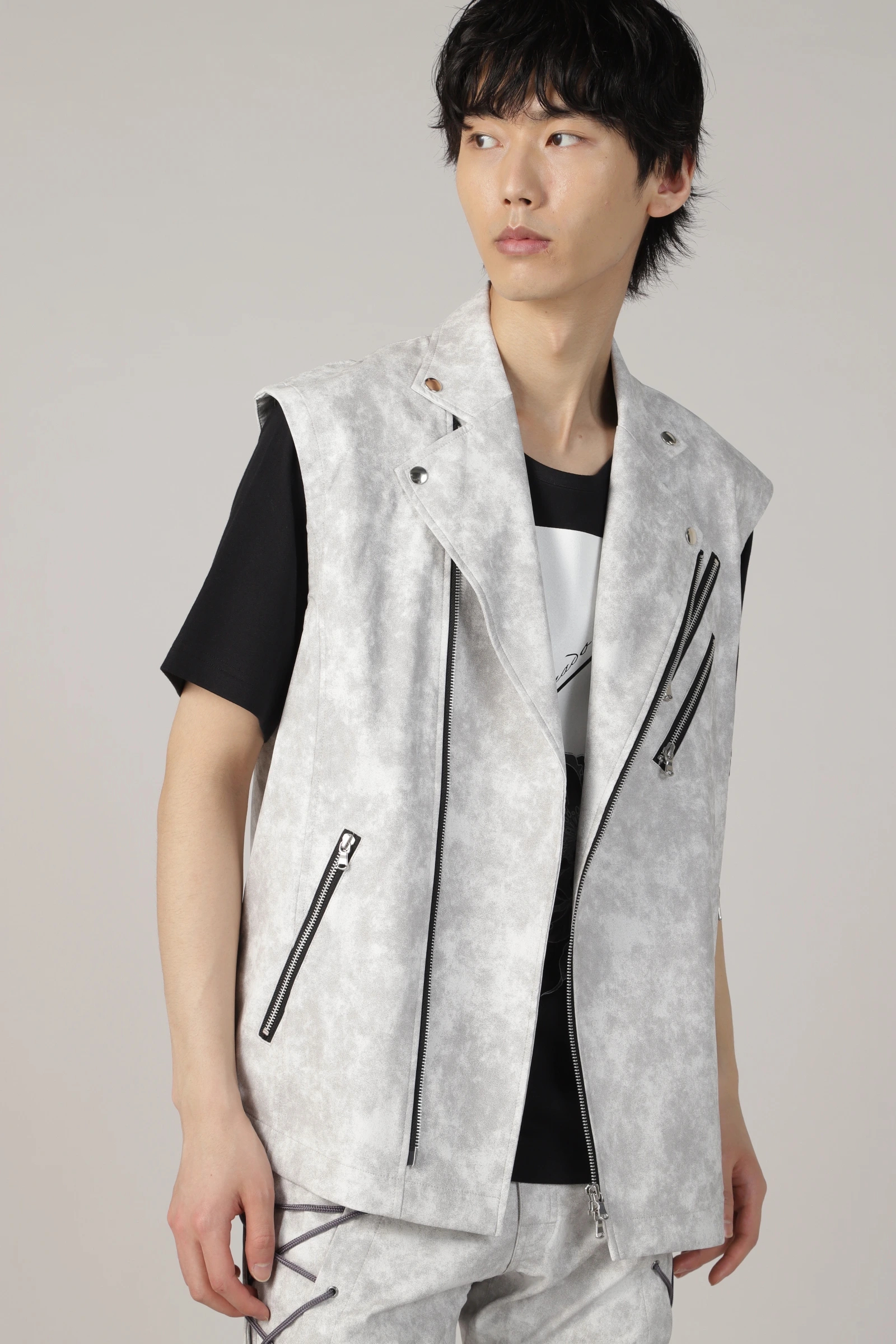 美品 TORNADOMART 灰 ベスト M トルネードマート ジレ スーツ