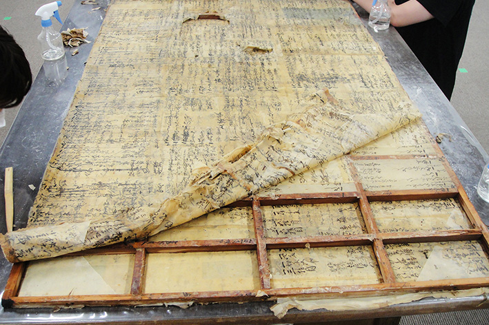 文化財展示】え？ふすまの裏に江戸時代の古文書が！？ - IYO夢みらい館