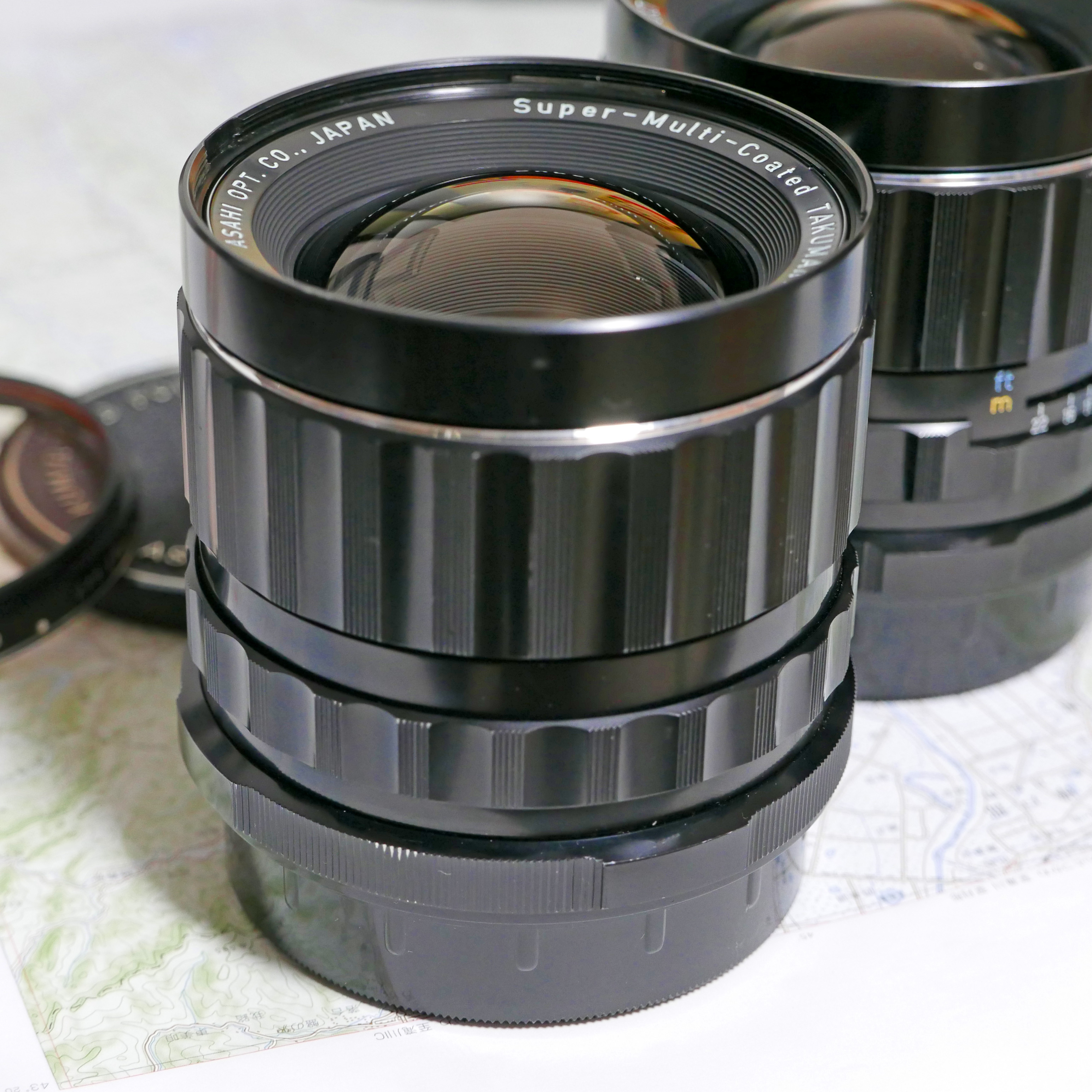 PENTAX（ペンタックス）67に古い【SMC 75mm F4.5】広角レンズで夜の街