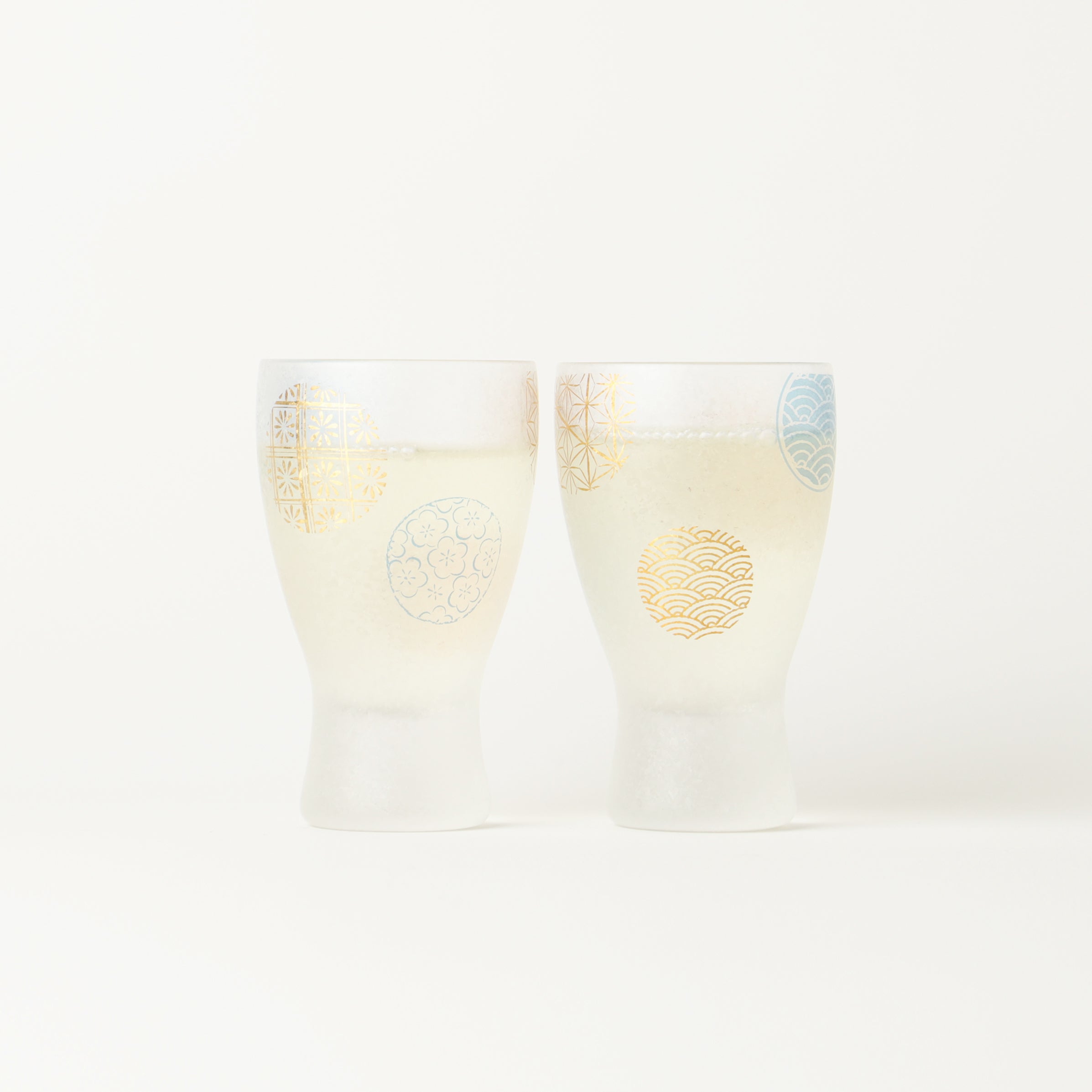 金彩模様が躍るモダンな日本酒グラス / ペアセット | の酒器・グラス