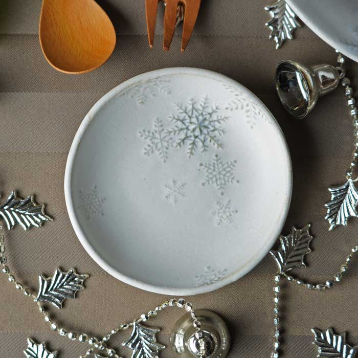益子焼 雪の小皿【スノーホワイト】わかさま陶芸 菓子皿 取り皿 X'mas