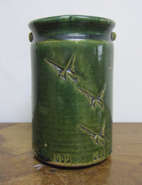 背戸窯 加藤釥（しょう） 青彩蝶文 花入 | 焼き物,陶器,磁器,瀬戸物