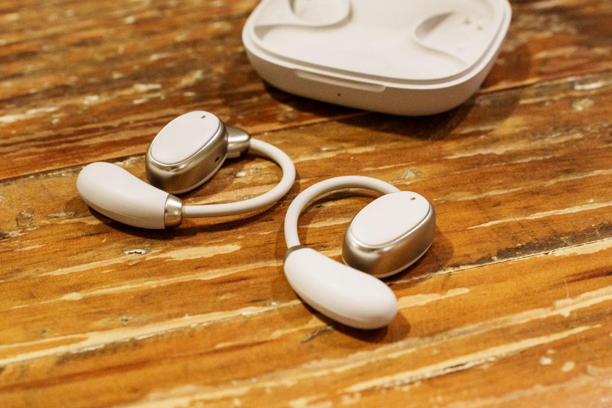 未来が来た！イヤホン型翻訳機「VORMOR V13」で言葉の壁はもう存在