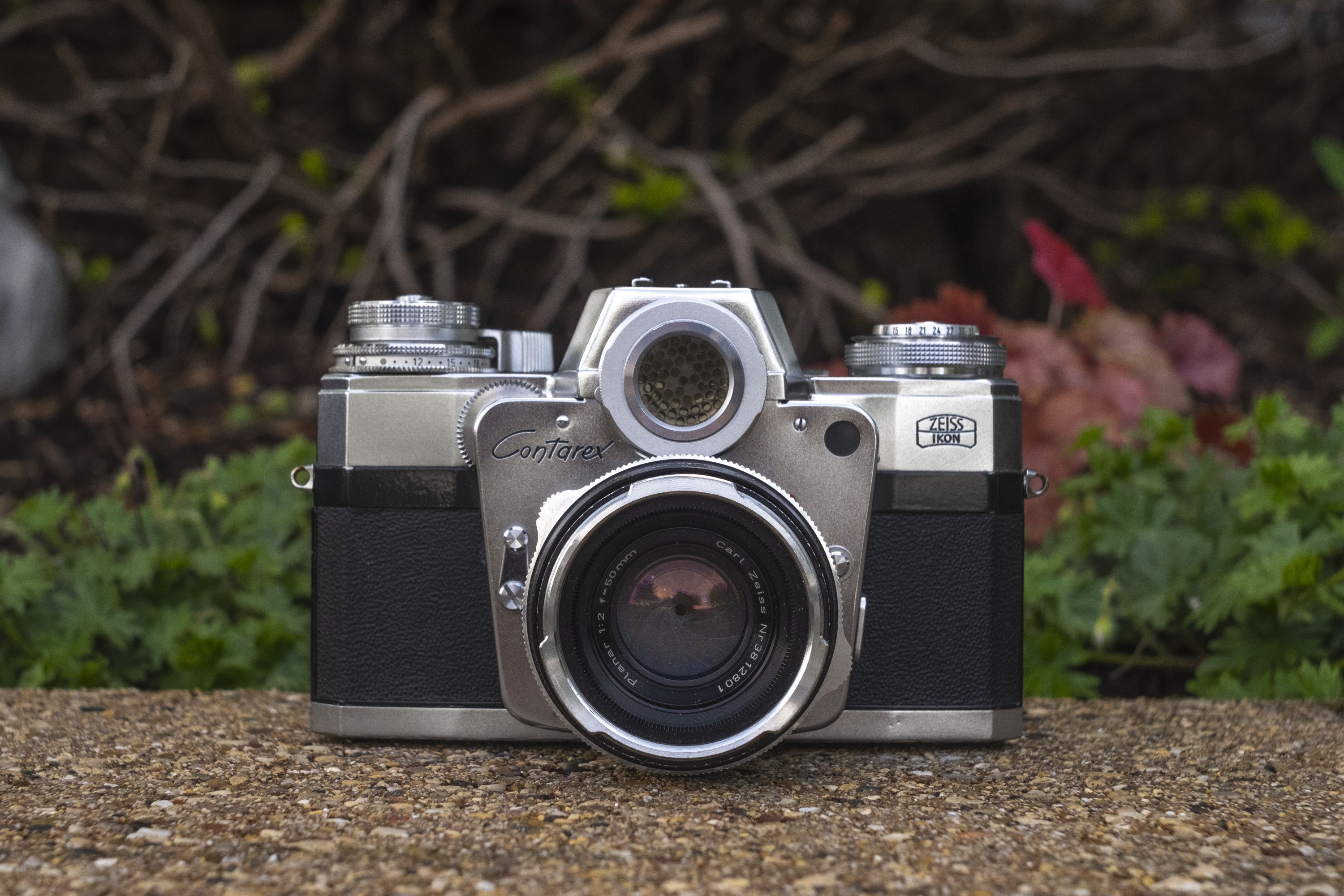 Zeiss-Ikon Contarex Bullseye (1960) - mike eckman dot com