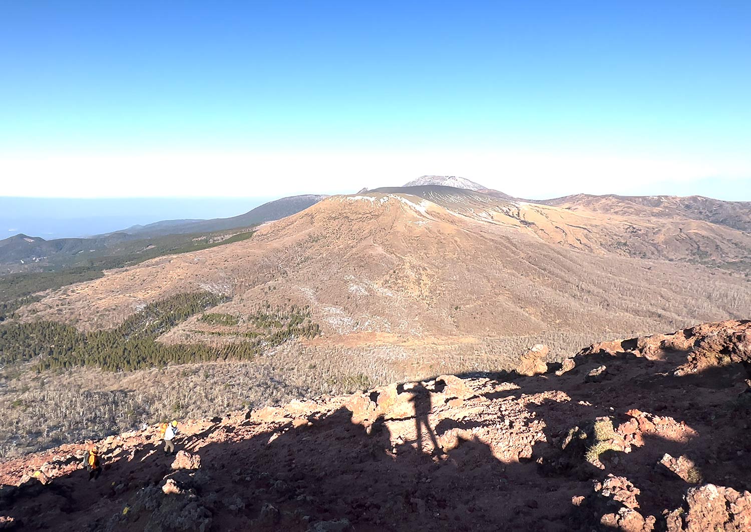 初夏の韓国岳から見た霧島の山、F10号、佐原聖春