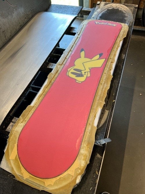 50本限定ピカチュウスノーボード90cm スケートボードポケカ