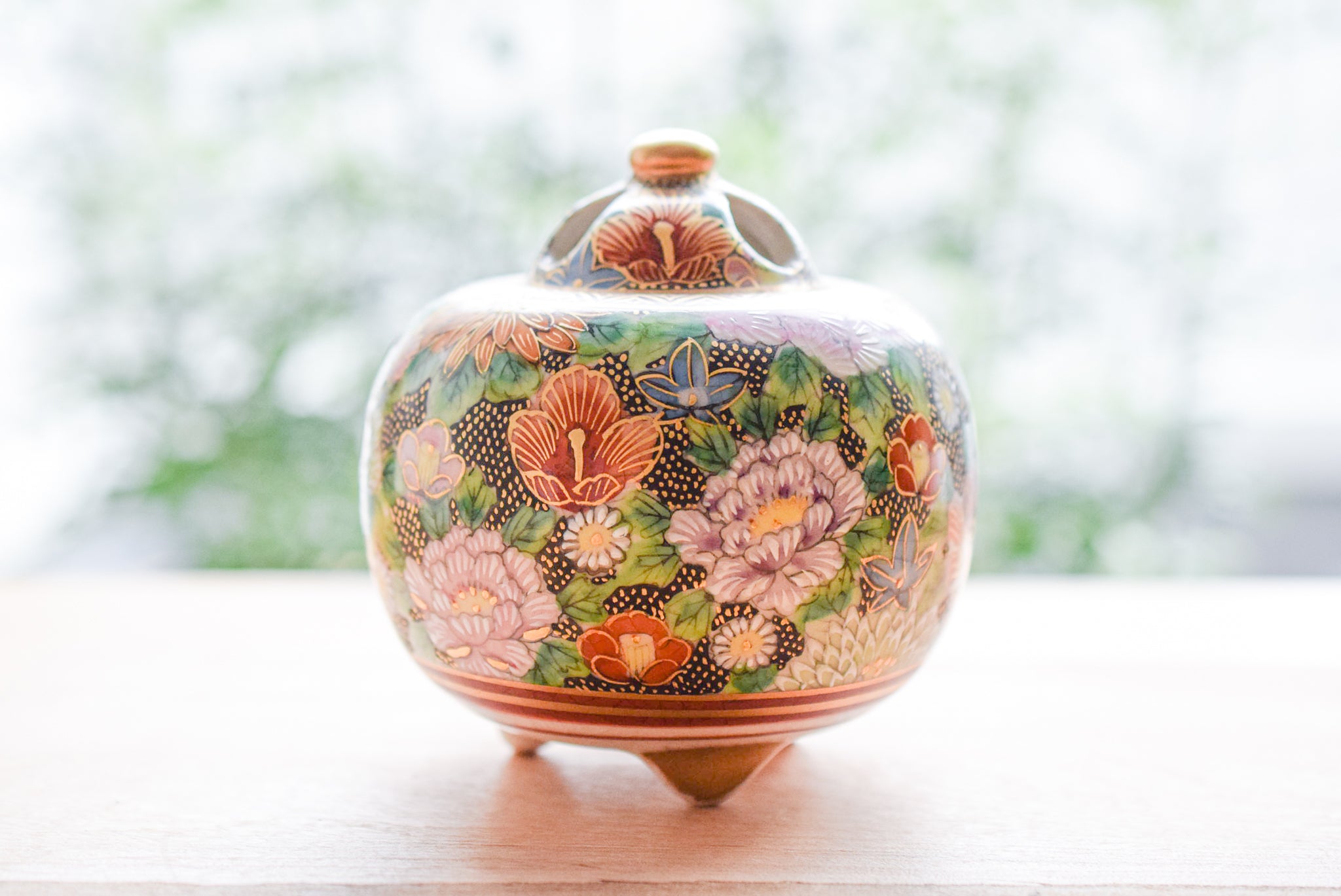 昭和レトロ 九谷焼 金彩 花瓶 木箱付 昭和レトロ 九谷焼 金彩 花瓶 木