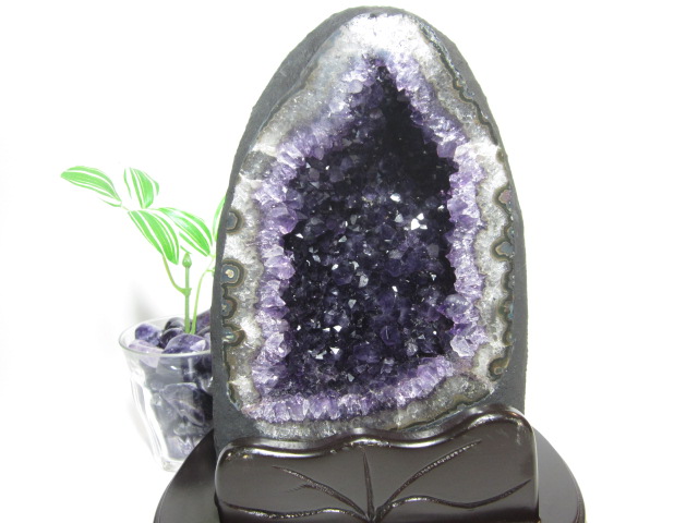 アメジストドーム 4.9Kg 木製台座付を販売／PAX