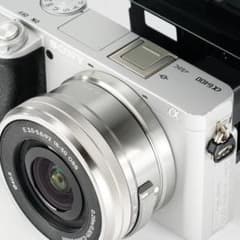 2度と戻らない瞬間を美しく、最高カメラ SONY α6400 ミラーレス 861