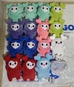 TWICE LOVELYS ぬいぐるみパペット ぴょこきゅんボディバッグ セット