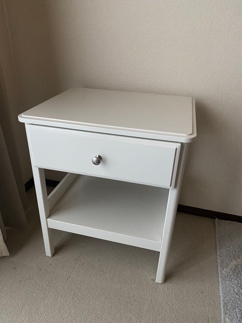 取引中】IKEA TYSSEDAL サイドテーブル 白の通販はau PAY マーケット