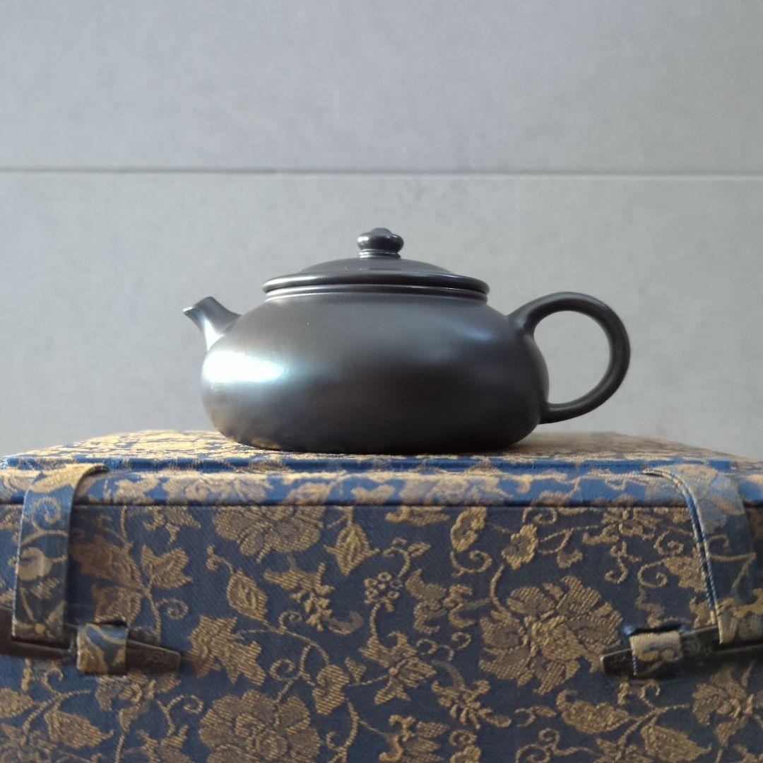 中国陶芸家 胡秀萍氏 茶道具 茶器 宜興紫砂 茶壺 急須 木製化粧箱入