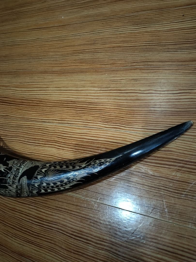 黒い水牛の角 彫刻装飾 オブジェ