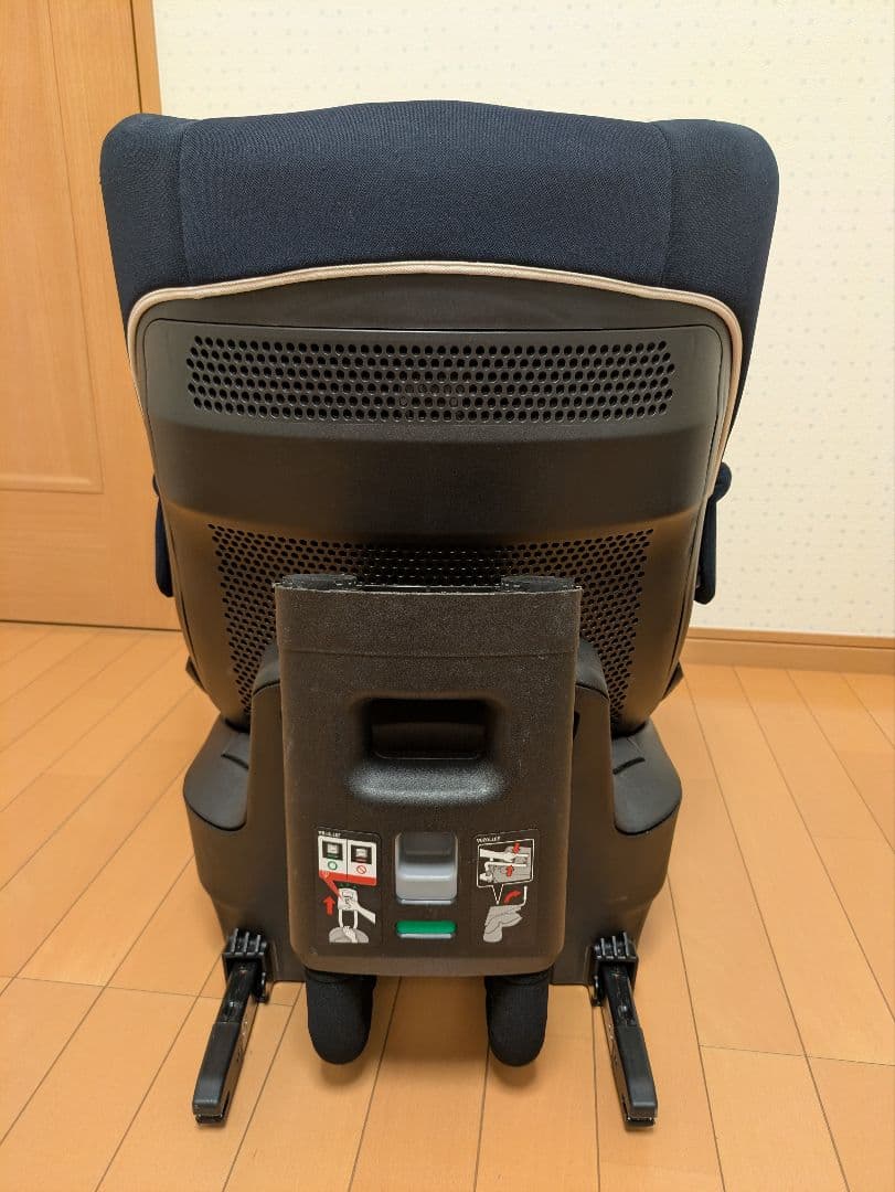 AILEBEBEエールべべ クルット4i プレミアムⅢ ネイビー　ISOFIX