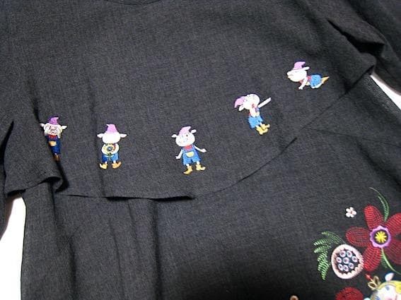 アルベロベロ黒パンツ 豚の刺繍付き 新品未使用タグ付き