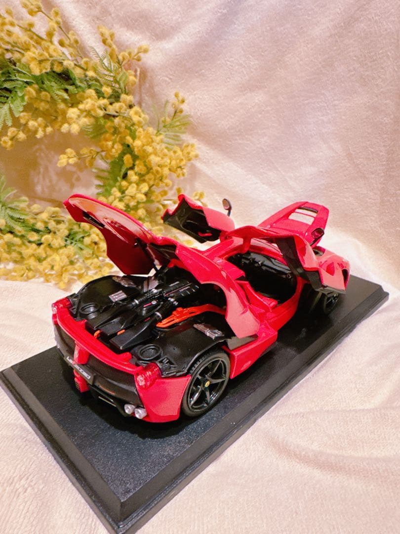 極美品　1/18 ラ・フェラーリ　レッド