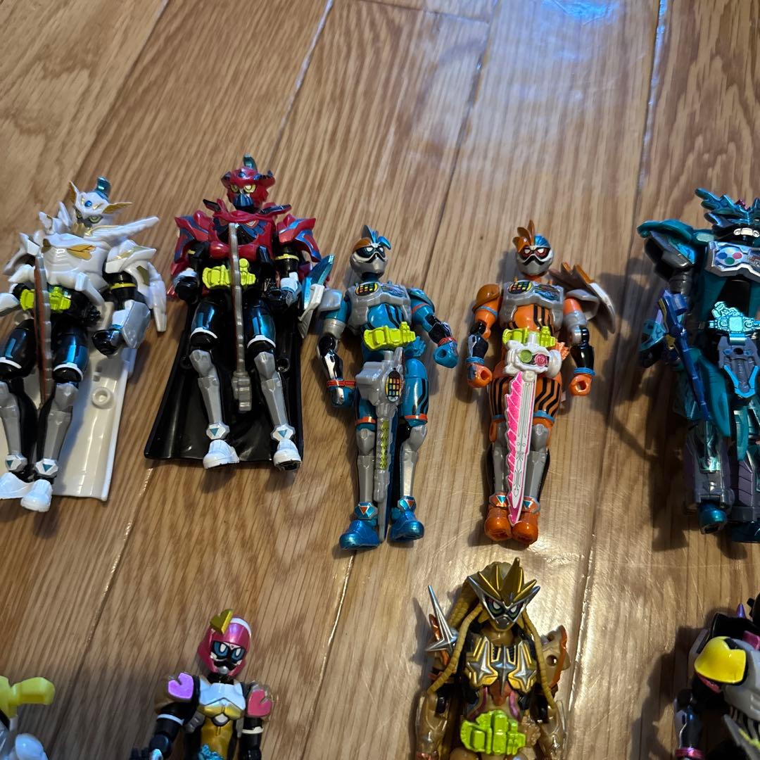 仮面ライダー エグゼイド 装動 21体＋アーマー3つ