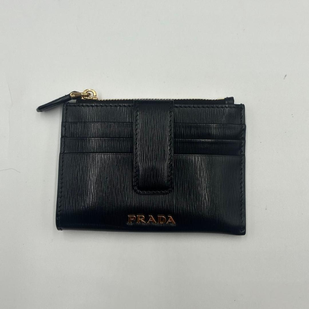 た RFID搭載 プラダ カード ケース 財布 サフィアーノレザー