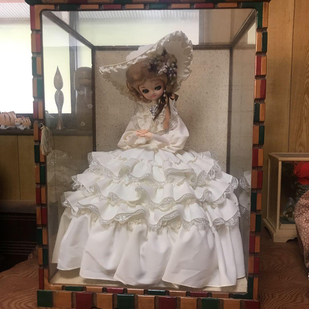 ガラスケースに入ったフランス人形 卸売 フランス人形 ウエディング