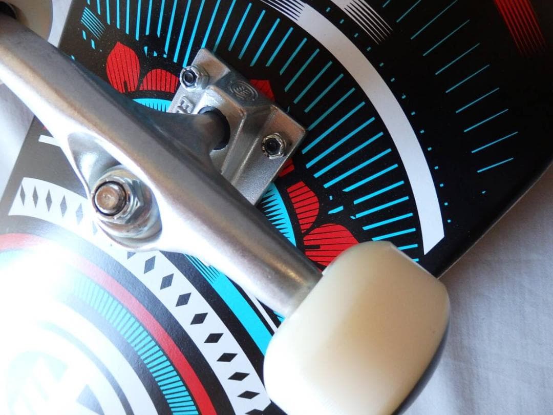 新品◆ELEMENT HATCHED COMPLETE コンプリート◆8.0