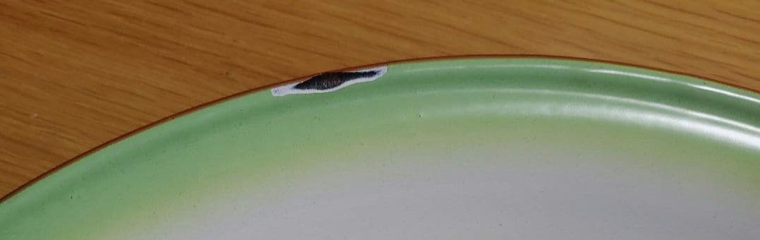 飛翔する鳥のホーロー皿