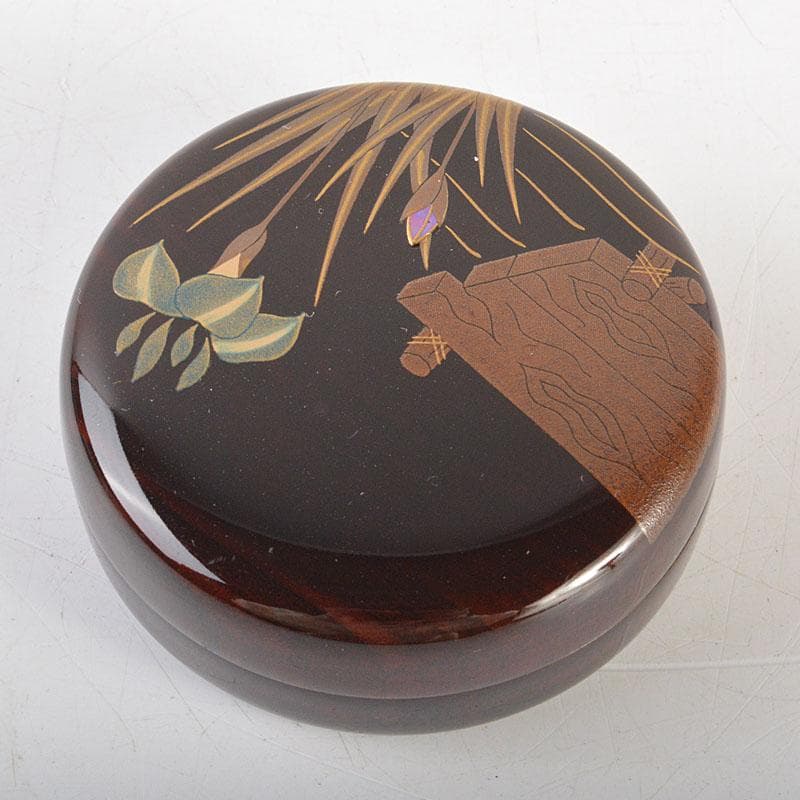 茶道具　蒔絵師　新田義明作　桜材　木地溜塗　八橋蒔絵　平丸香合　共箱　V6775