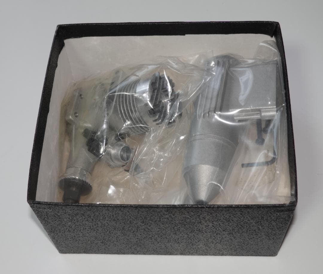 O.S. MAX 25FP　エンジン　新品・未使用・美品