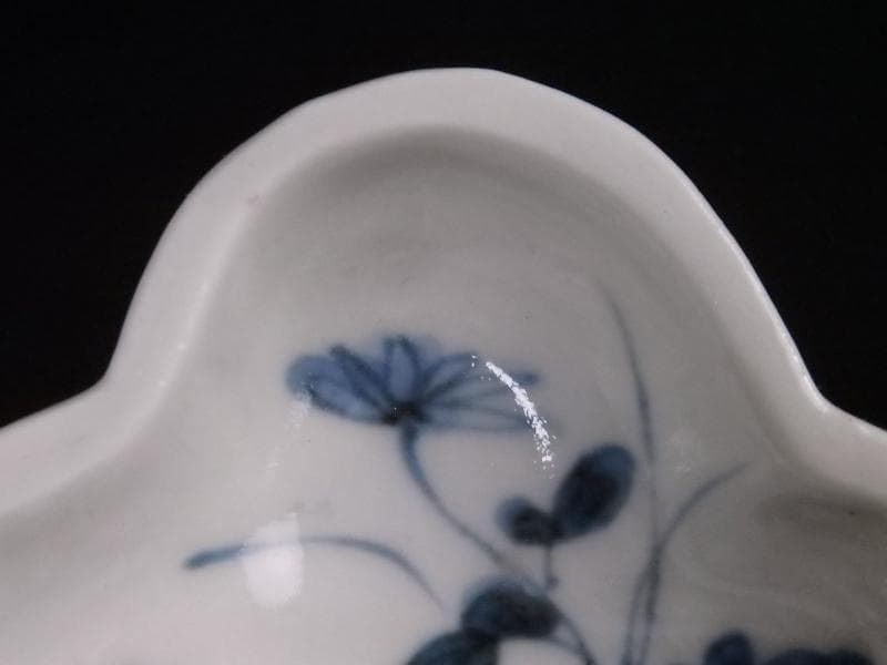 古伊万里　染付　岩に菊の図　梅型変形皿　豆皿　E585AS-CQy