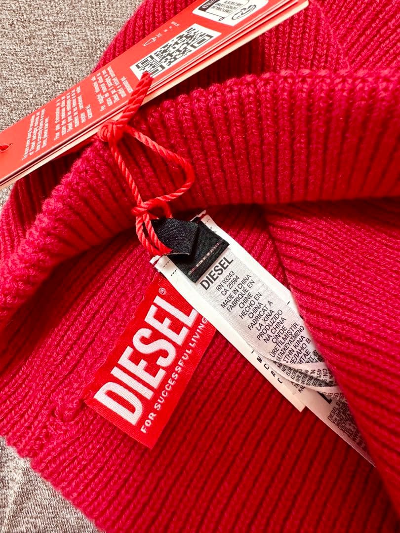DIESEL ニット帽 ビーニー ニットキャップDロゴ赤