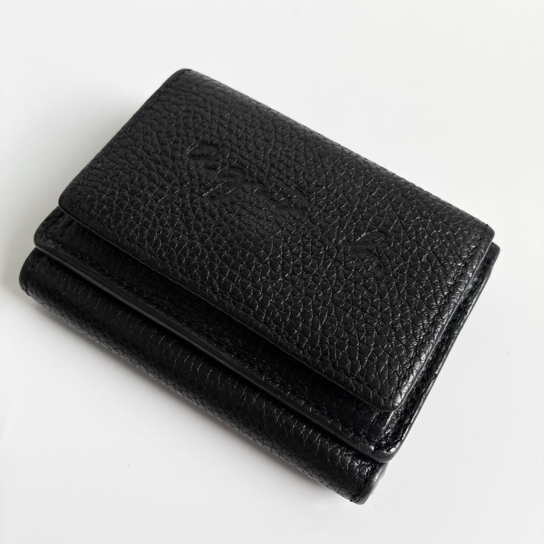 agnès b. ブラック 三つ折りミニ財布 エンボス ロゴアニエスベー