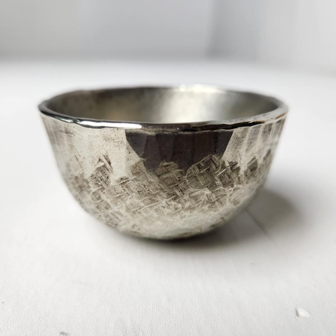 鶴岡鉦次郎 錫 ぐい呑 共箱 検 金属工芸 錫製 酒器 盃 徳利 猪口 酒杯