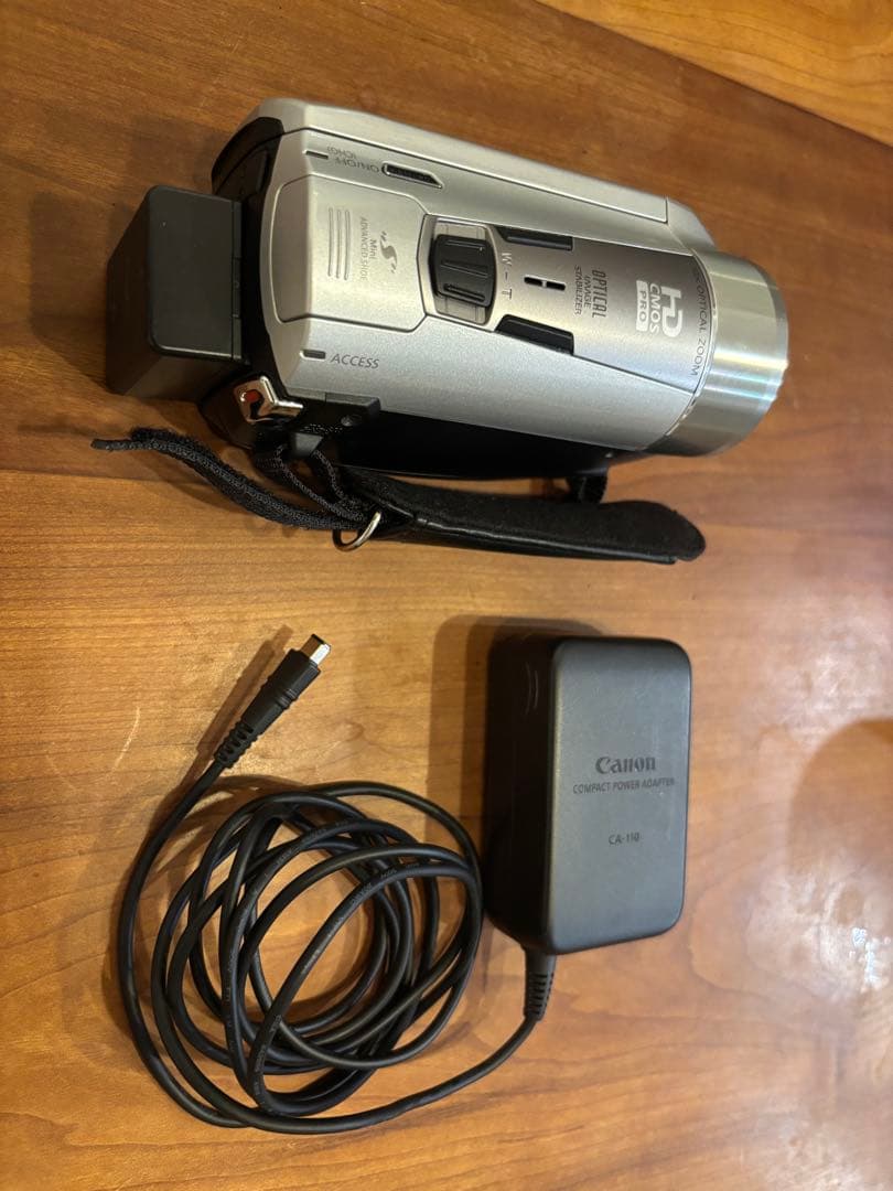 ビデオカメラ CANON ivis HFM51 video camera