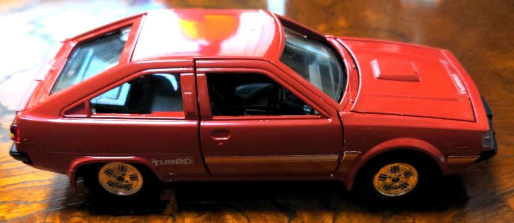 三菱　コルディア　1/28　ミニカー