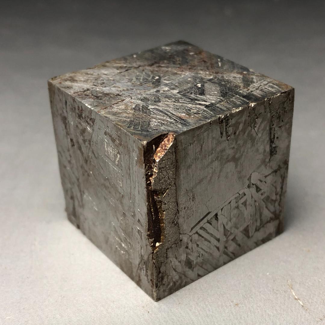 アルタイ隕石 メテオライト 立方体 鉄隕石 重さ199g - メルカリ