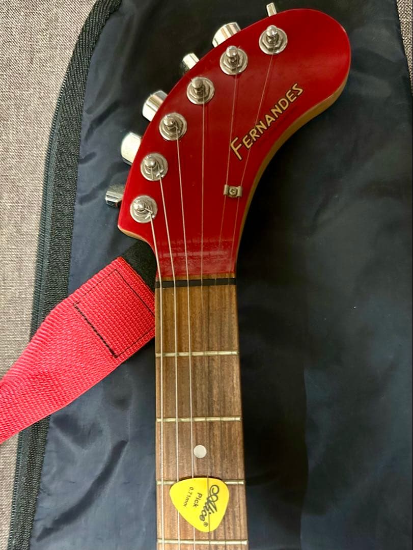 Fernandes ZO-3（ゾウさんギター） 内蔵アンプ付き ミニギター