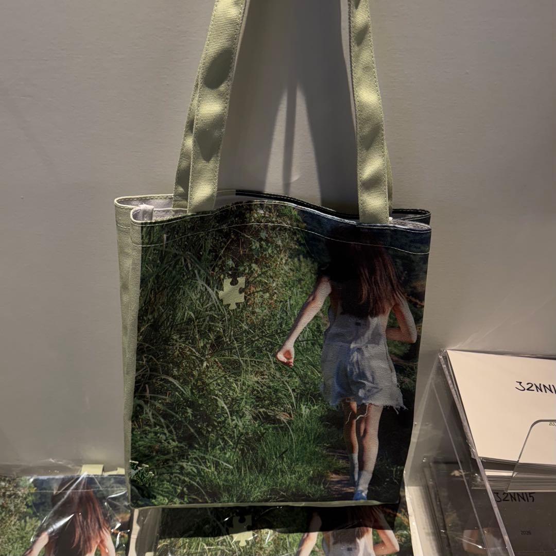 JENNIE 写真展 トートバッグ グリーン ジェニ BLACKPINK - メルカリ