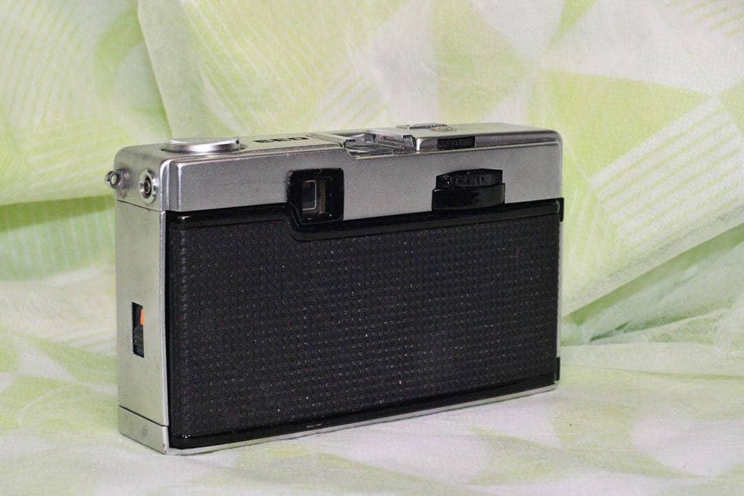 《動作品》OLYMPUS-PEN EED a359