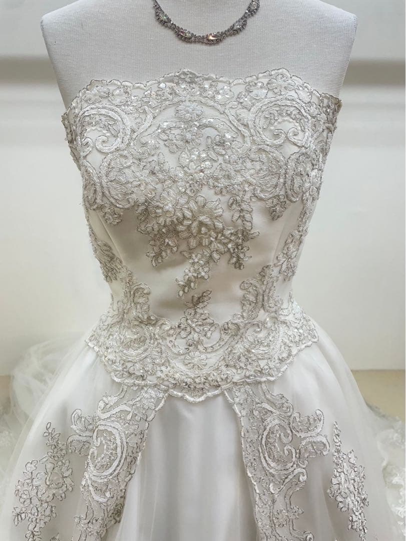 桂由美　ウェディングドレス　ホワイトドレス　白いドレス　発表会　結婚式