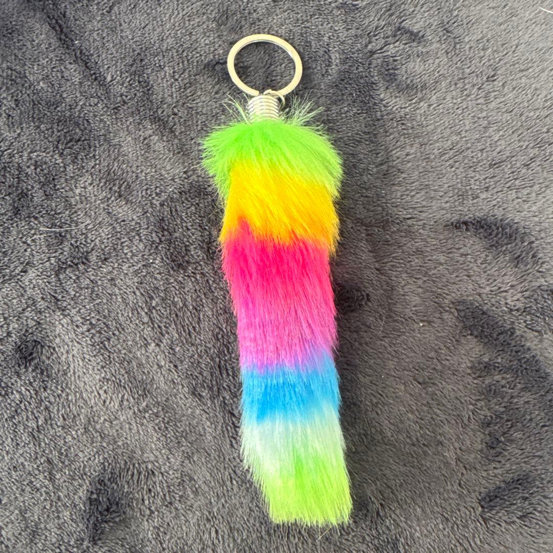 カラフルファーキーホルダー4個セット
